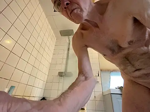 Snapshot of martxxxxx chatting on 11-05-25, 10:59 martxxxxx online show from 11-05-25, 10:59