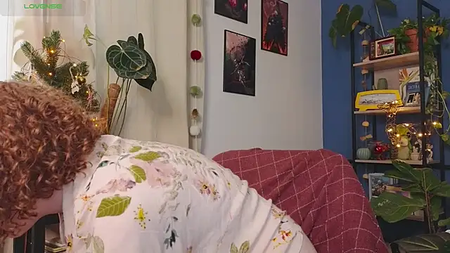 Snapshot of _lightmyfire chatting on 12-22-24, 11:00  lightmyfire online show from 12-22-24, 11:00