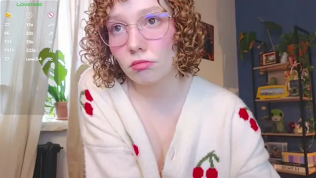 Snapshot of _lightmyfire chatting on 01-12-25, 12:23  lightmyfire online show from 01-12-25, 12:23