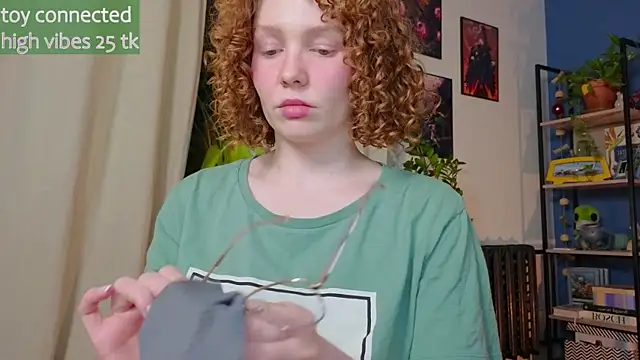 Snapshot of _lightmyfire chatting on 02-19-25, 07:27  lightmyfire online show from 02-19-25, 07:27