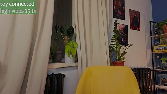 Snapshot of _lightmyfire chatting on 03-05-25, 10:43  lightmyfire online show from 03-05-25, 10:43