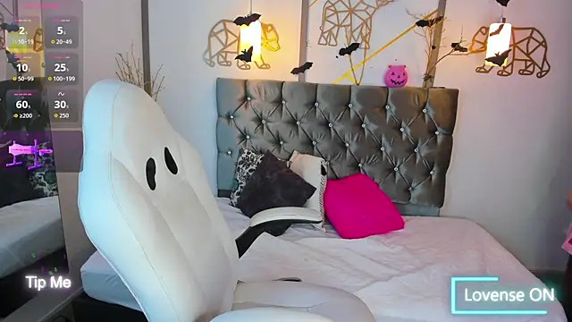 Snapshot of SalmaZaman chatting on 10-20-25, 06:08 SalmaZaman online show from 10-20-25, 06:08