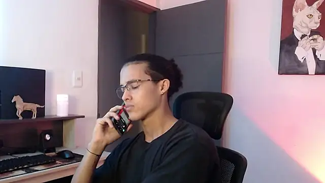 Snapshot of alejo_x3 chatting on 01-19-25, 11:43 alejo x3 online show from 01-19-25, 11:43