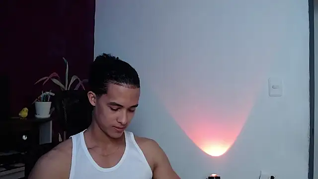 Snapshot of alejo_x3 chatting on 03-09-25, 05:39 alejo x3 online show from 03-09-25, 05:39