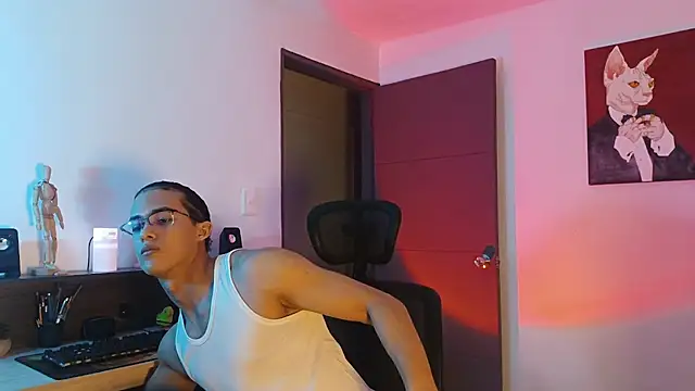 Snapshot of alejo_x3 chatting on 09-13-25, 01:27 alejo x3 online show from 09-13-25, 01:27