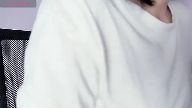 Baenee online show from 10-25-25, 07:19