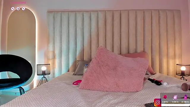 Maia Collins online show from 01-28-25, 03:04