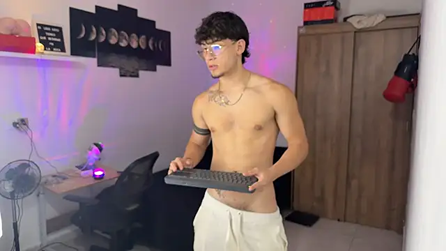 Kisan Smith online show from 10-12-25, 03:38