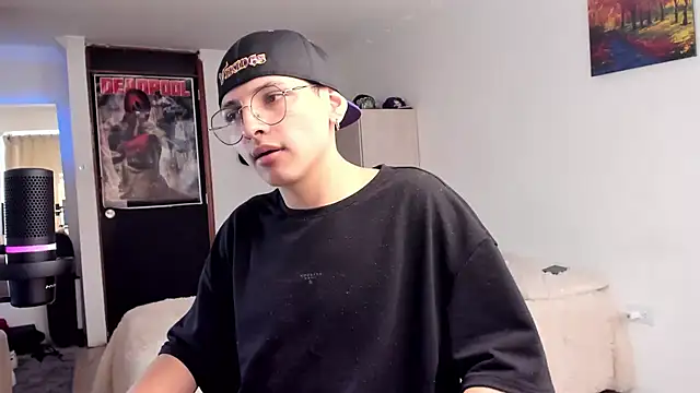 a lejandro 0 8 online show from 12-11-24, 07:03