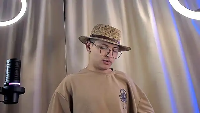 a lejandro 0 8 online show from 02-04-25, 07:07