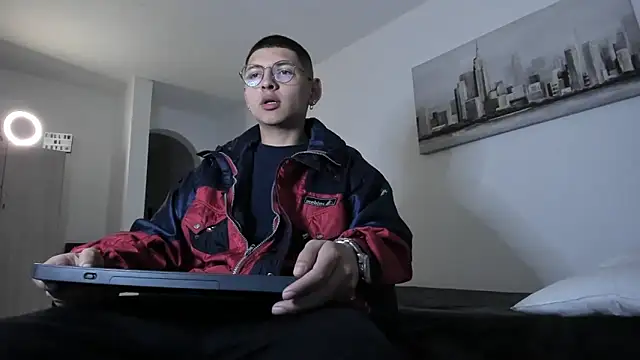 a lejandro 0 8 online show from 03-13-25, 11:49