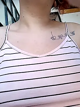 ConeNella online show from 01-05-25, 02:52