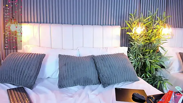 EmmilyCollson online show from 09-28-25, 12:21