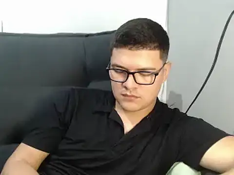Plug Control online show from 06-14-26, 02:46