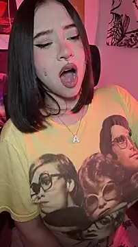 Snapshot of annbones_ch chatting on 12-23-25, 04:43 annbones ch online show from 12-23-25, 04:43