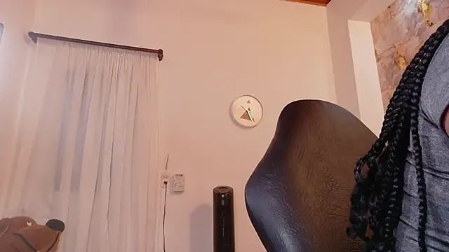 lia mariana online show from 11-09-25, 10:19