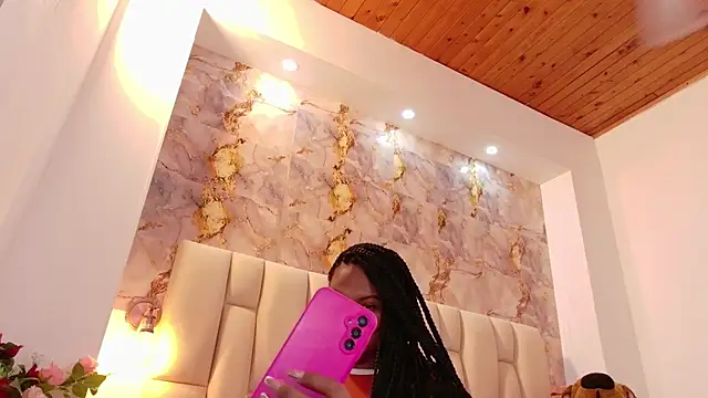 lia mariana online show from 11-15-25, 01:40