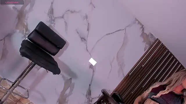 Snapshot of MissIvanna chatting on 12-28-24, 06:17 MissIvanna online show from 12-28-24, 06:17