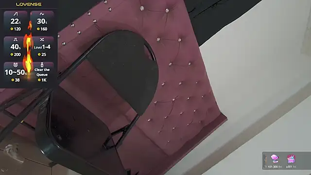 Snapshot of MissIvanna chatting on 01-12-25, 07:00 MissIvanna online show from 01-12-25, 07:00