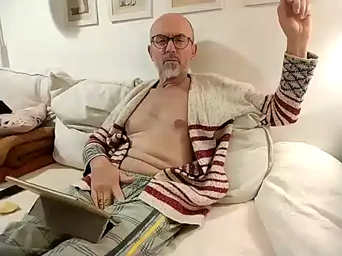 MadProfessor online show from 12-20-24, 03:21