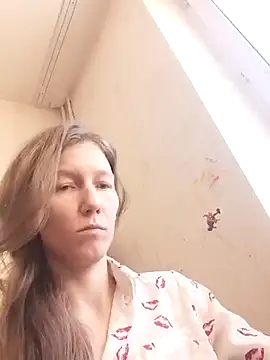 Snapshot of CatFerae chatting on 01-17-25, 10:44 CatFerae online show from 01-17-25, 10:44