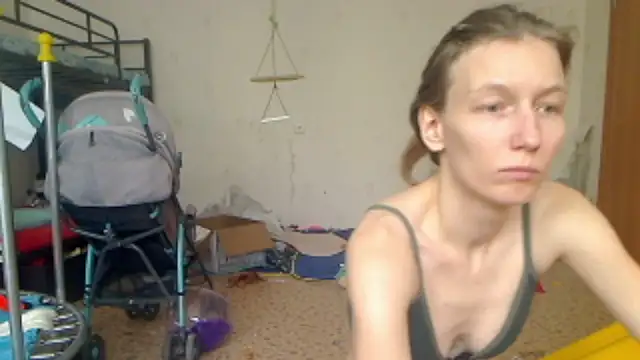 Snapshot of CatFerae chatting on 02-04-25, 04:59 CatFerae online show from 02-04-25, 04:59