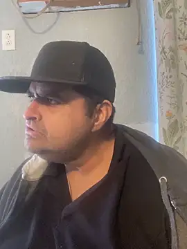 Snapshot of Miguel16i chatting on 01-23-25, 05:21 Miguel16i online show from 01-23-25, 05:21