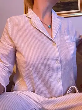 Snapshot of ToAnWTW chatting on 09-25-25, 03:32 ToAnWTW online show from 09-25-25, 03:32