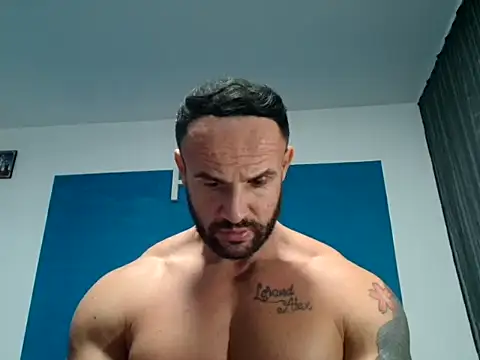Snapshot of Magnificmuscles89 chatting on 12-12-24, 11:03 Magnificmuscles89 online show from 12-12-24, 11:03
