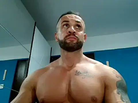 Snapshot of Magnificmuscles89 chatting on 12-16-24, 09:52 Magnificmuscles89 online show from 12-16-24, 09:52