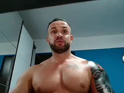 Snapshot of Magnificmuscles89 chatting on 01-08-25, 10:06 Magnificmuscles89 online show from 01-08-25, 10:06