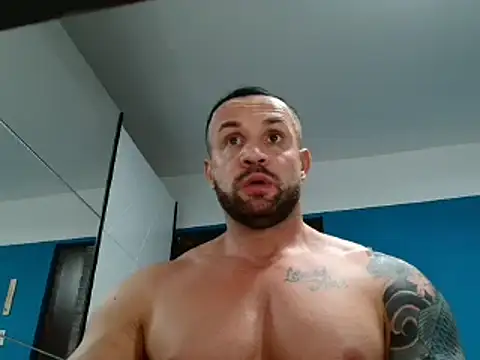 Snapshot of Magnificmuscles89 chatting on 01-23-25, 10:01 Magnificmuscles89 online show from 01-23-25, 10:01