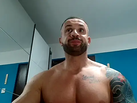 Snapshot of Magnificmuscles89 chatting on 02-02-25, 04:00 Magnificmuscles89 online show from 02-02-25, 04:00