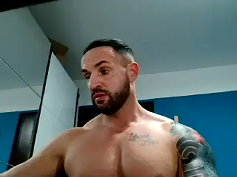 Snapshot of Magnificmuscles89 chatting on 02-04-25, 08:06 Magnificmuscles89 online show from 02-04-25, 08:06
