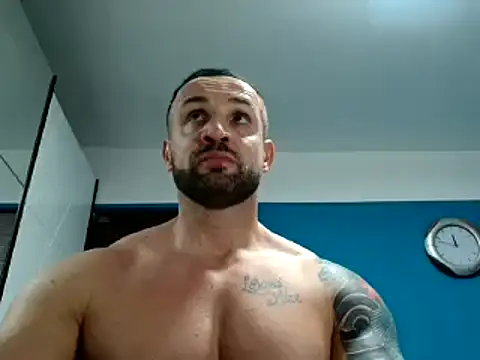 Snapshot of Magnificmuscles89 chatting on 02-28-25, 09:44 Magnificmuscles89 online show from 02-28-25, 09:44