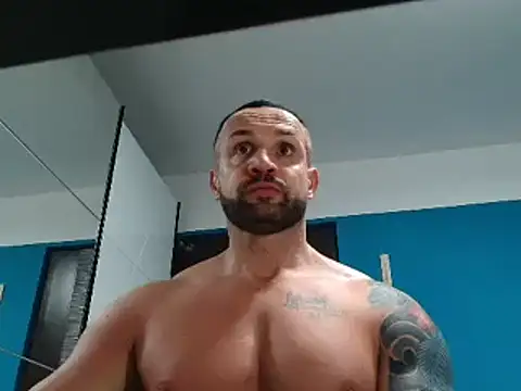 Snapshot of Magnificmuscles89 chatting on 03-06-25, 09:42 Magnificmuscles89 online show from 03-06-25, 09:42