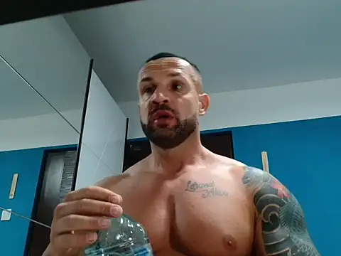 Snapshot of Magnificmuscles89 chatting on 03-20-25, 09:46 Magnificmuscles89 online show from 03-20-25, 09:46