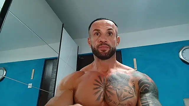 Snapshot of Magnificmuscles89 chatting on 09-21-25, 10:11 Magnificmuscles89 online show from 09-21-25, 10:11