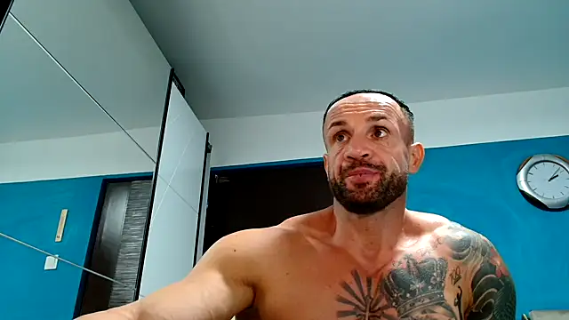 Snapshot of Magnificmuscles89 chatting on 09-27-25, 11:10 Magnificmuscles89 online show from 09-27-25, 11:10