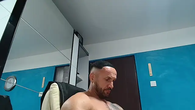 Snapshot of Magnificmuscles89 chatting on 10-06-25, 09:12 Magnificmuscles89 online show from 10-06-25, 09:12
