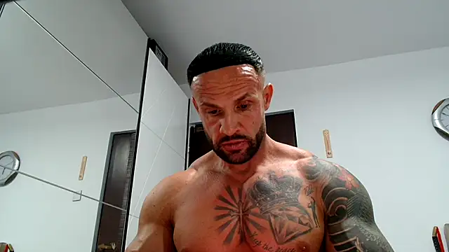 Snapshot of Magnificmuscles89 chatting on 10-25-25, 03:51 Magnificmuscles89 online show from 10-25-25, 03:51