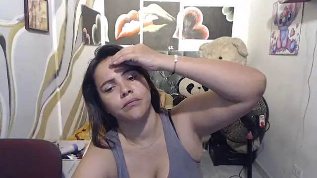 manzanahot9 online show from 11-25-25, 05:35