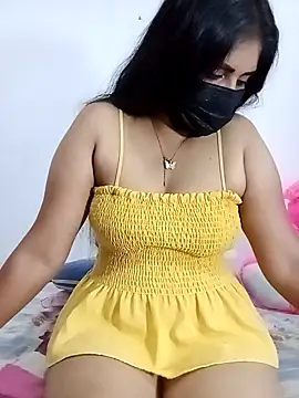Snapshot of SLZAARA chatting on 10-24-25, 03:25 SLZAARA online show from 10-24-25, 03:25