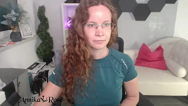 AnnikaRose online show from 01-24-25, 08:43