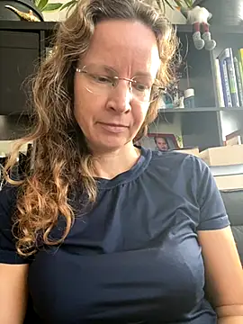 AnnikaRose online show from 10-22-25, 07:30