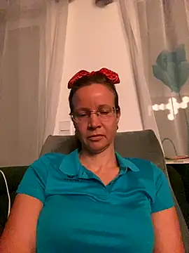 AnnikaRose online show from 11-27-25, 06:48