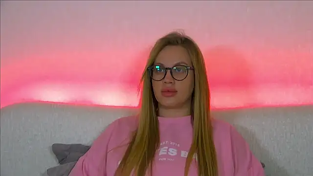 MariaNeumann online show from 01-26-25, 04:51