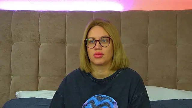 MariaNeumann online show from 09-19-25, 06:15