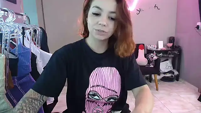 Snapshot of HotRuiva chatting on 12-30-24, 07:42 HotRuiva online show from 12-30-24, 07:42