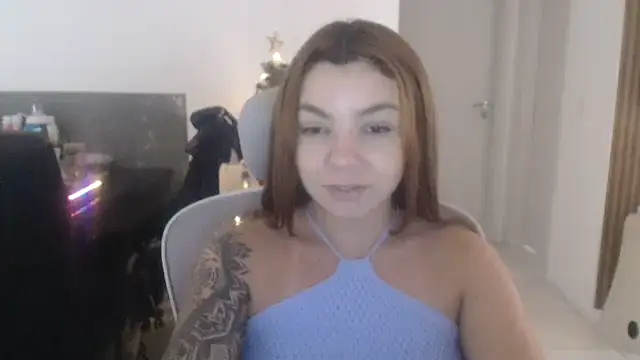 Snapshot of HotRuiva chatting on 11-23-25, 11:10 HotRuiva online show from 11-23-25, 11:10